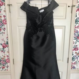 NWT Gia Franco 12005 Tiered Off-Shoulder Lace Appliqued Dress- Black- Size 16